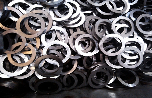 冷鋸機的切割鋸片耐用嗎，一張鋸片可以切多少刀料